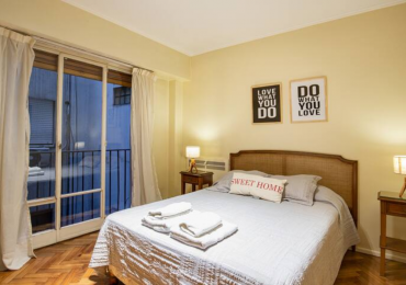 Arenales 1242. Recoleta. Monoambiente amoblado con cocina independiente y super equipado.