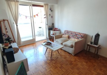 San Luis 3060. Balbanera. Super luminosos dos ambientes con balcon a contrafrente