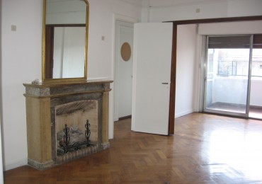 Pasteur 158 - Amplio y luminoso departamento de 4 ambientes en Once 7° piso al frente · 70 m² · Balcon terraza · L y Com. 2 dormitorios + ambiente adicional